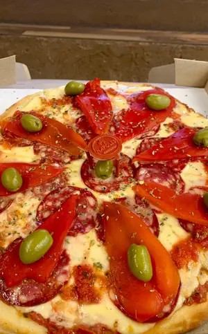 Calabresa Con Morrón Grande