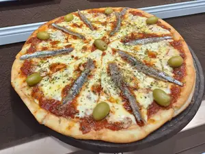Muzzarella Y Anchoas Chica