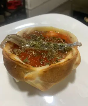 Canasta salsa muzza y anchoas