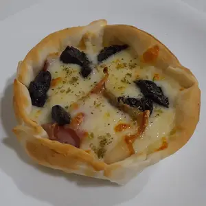 Canasta panceta, muzza ciruela