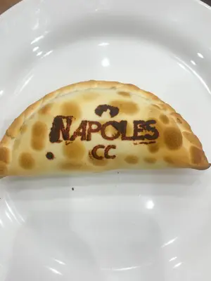 Empanada carnecortada cuchillo