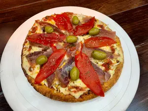 Jamón Crudo, Morrón Y Huevo Chica
