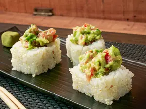 Cancun roll - 8 piezas