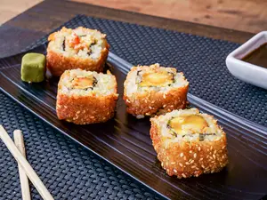 Hot ebi roll - 8 piezas
