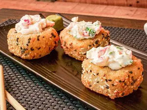 Hot surimi roll - 8 piezas