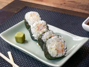 Maki ebi roll - 8 piezas