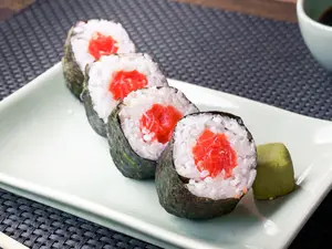 Maki salmon roll - 8 piezas