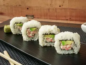 Tuna cream roll - 8 piezas