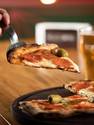 Pizza napo jamón y morron