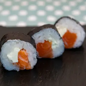 Maki de salmón Phila
