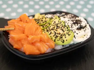 Salad salmón rosado medium