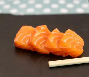 Sashimi de salmón ahumado (5 unidades)