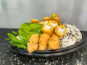 Sushi Salad Crunch Chicken Grande