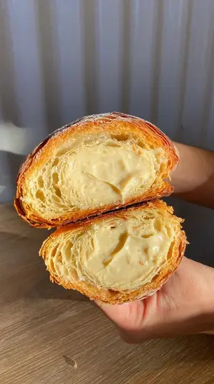 Croissant Pastelera