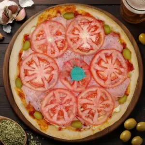 Pizza napolitana con jamón