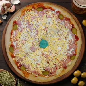Pizza panceta y huevo