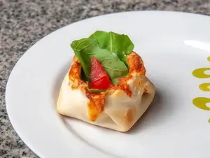Canastita de rúcula y tomate