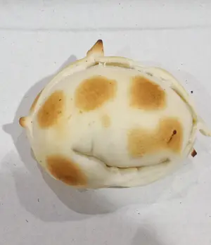 Empanada de queso y cebolla