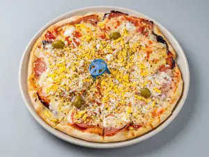 Pizza con jamón y huevo