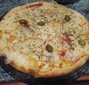 Pizza con provolone