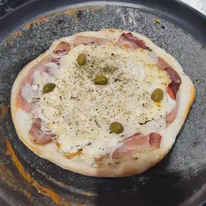 Pizza fugazzeta con panceta