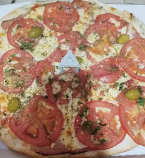 Pizza napolitana con jamón