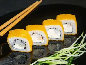 10 piezas crunch prawn roll