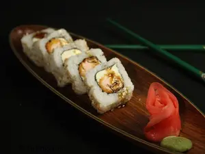 10 piezas salmón fried roll