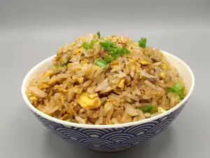 Arroz chaufa cerdo rojo