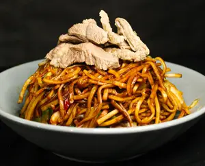 CHOW MIEN CARNE