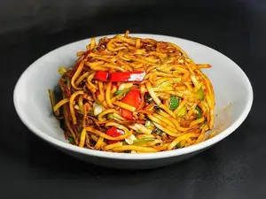 CHOW MIEN SALMÓN