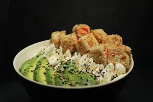 SUSHI SALAD SALMON CRUNCH