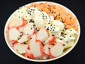 Sushi salad salmón Y kani