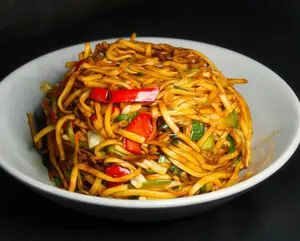 Tallarín carne criollo