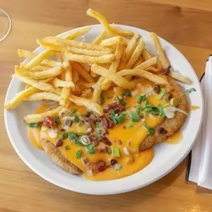 Milanesa cheedar c/ fritas o puré
