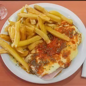Milanesa napo c/ fritas o puré