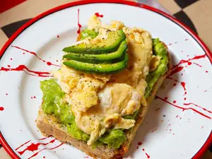 Avocado clásico + infusión