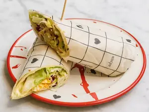 Wrap caesar & papas
