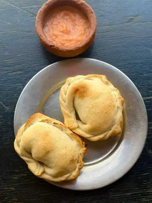 Empanada de cebolla y queso