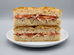 Sandwich focaccia crudo/tomate
