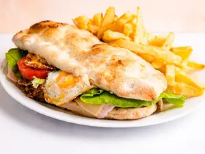 Sandwich milanesa super con huevo