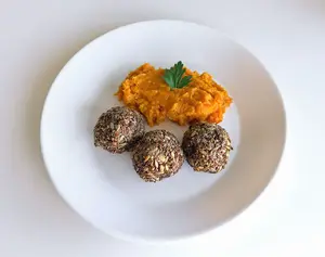 Albondiga de carne con pure