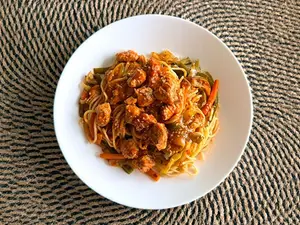 Pasta con pollo teriyaki