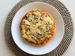 Pizza 4 quesos y nuez