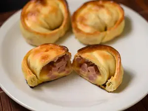 Empanada de jamón y queso