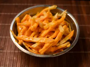 Papas fritas con cheddar