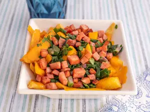 Papas panceta cheddar y verdeo