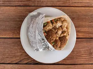 Oasis pollo falafel