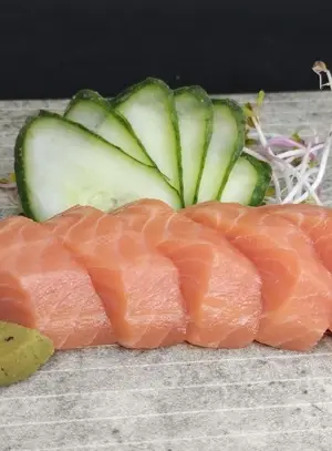 Sashimi salmon