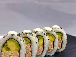 Tuna roll